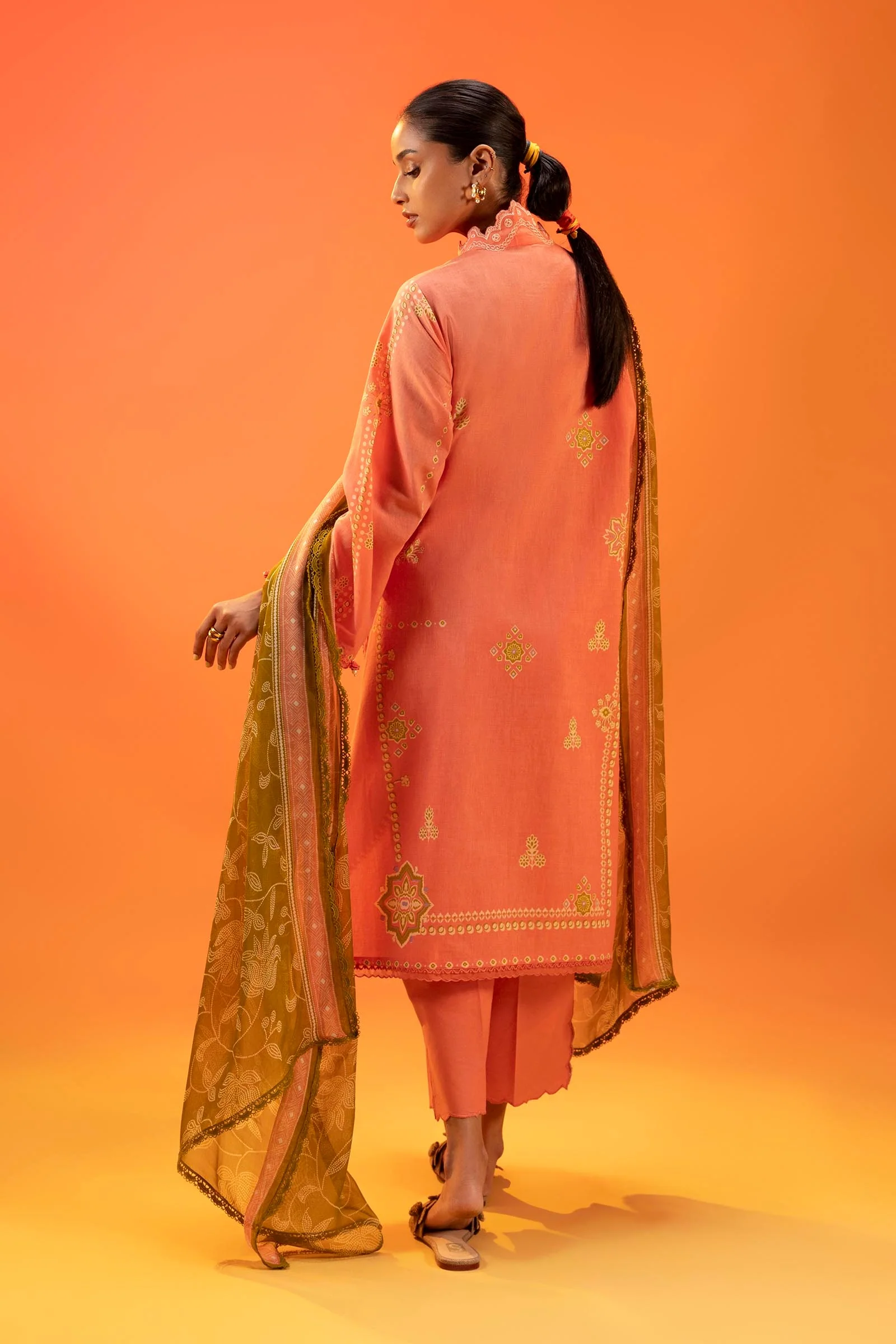 Unstitched Lawn 3 Piece Suit - Image 2