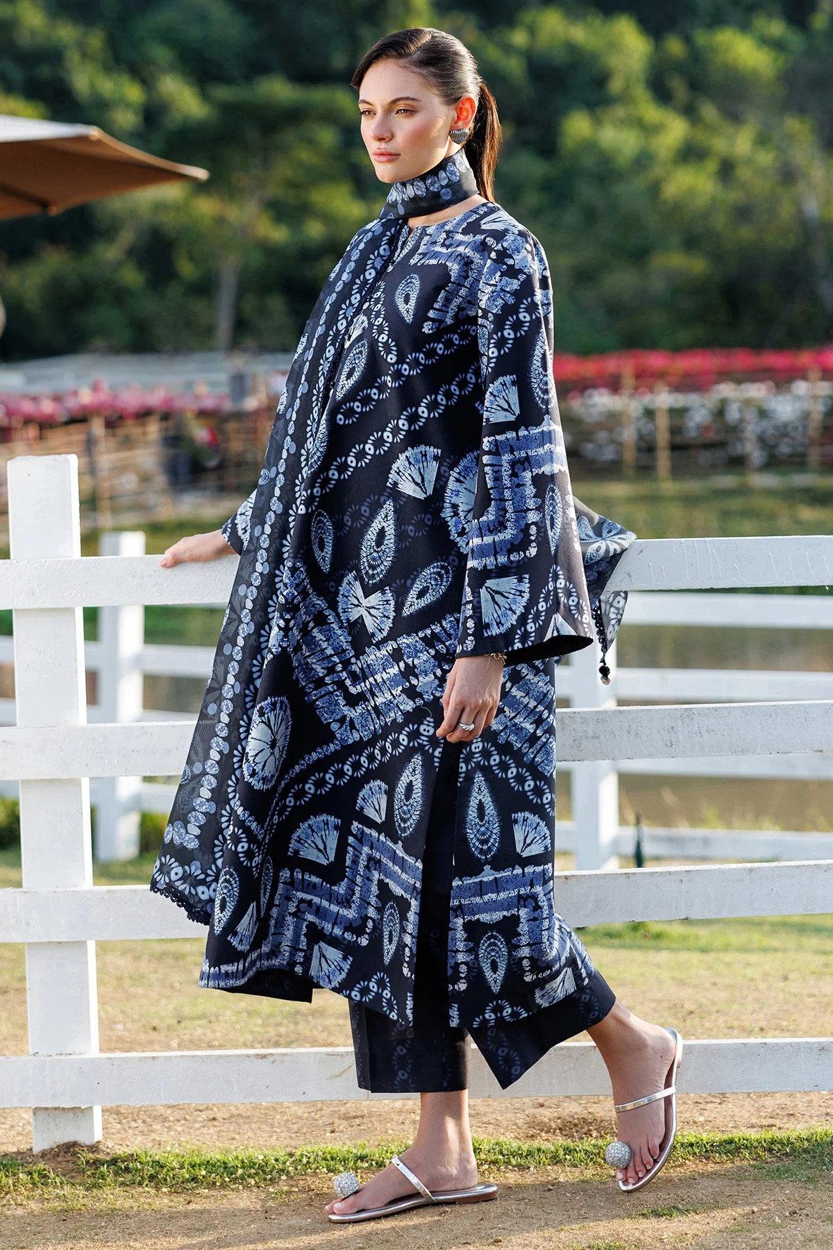 Unstitched Summer EMBROIDERED LAWN - Image 3
