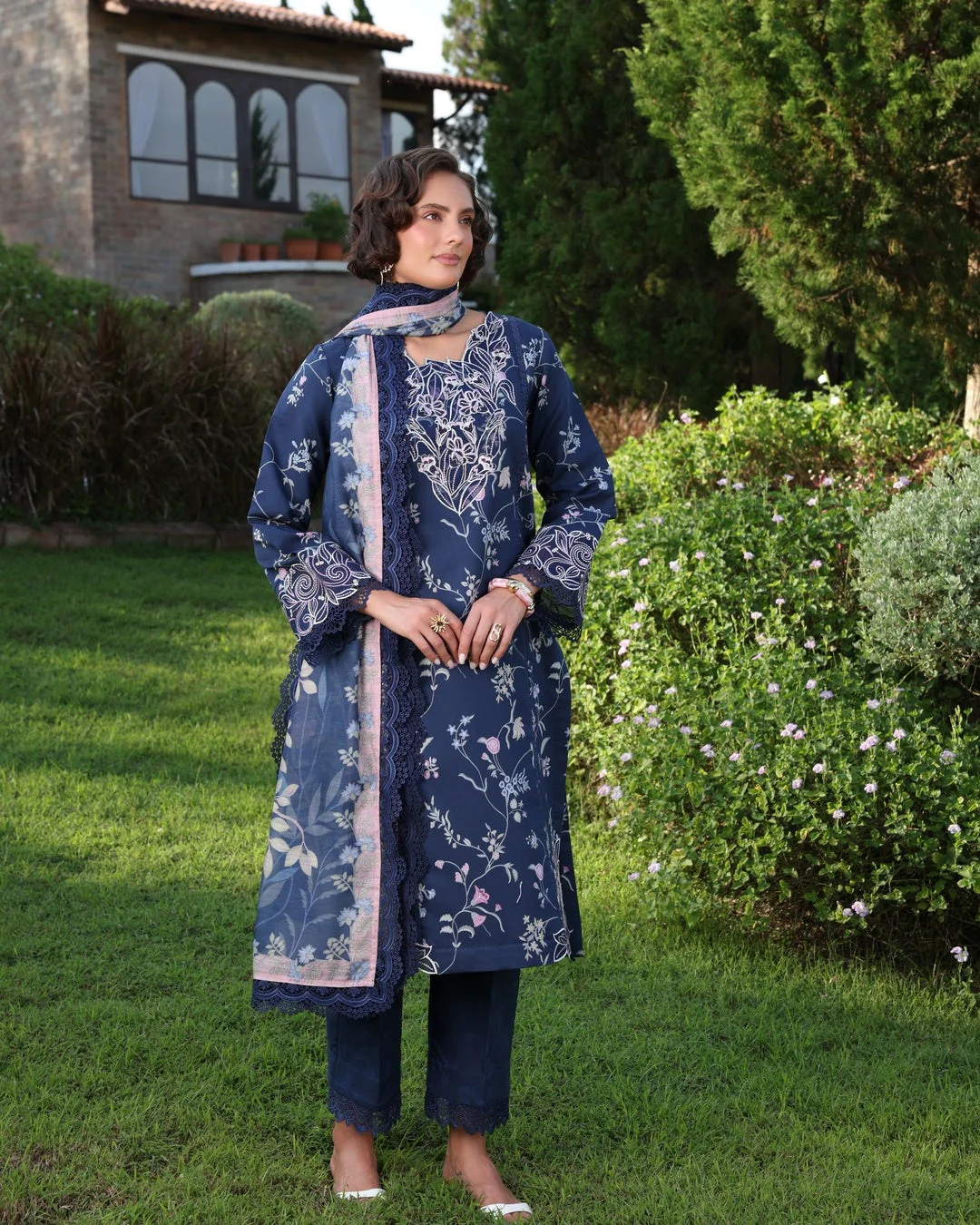 Weave & Wonder Lawn - Image 3