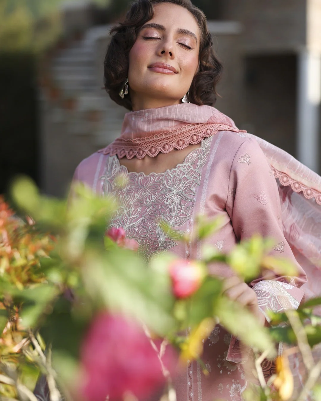 Weave & Wonder Lawn - Image 3
